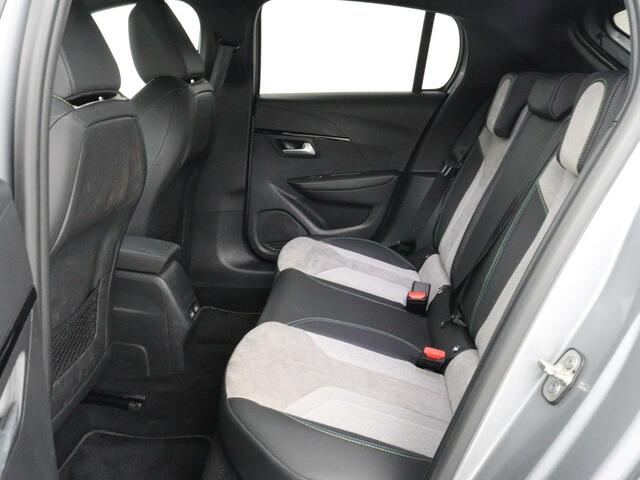 Peugeot e-208 EV GT 350 50 kWh | 27.200km NAP | SOH 93% | Stoelverwarming | Leder/Alcantara | Camera | Adaptive cruise | Carplay | Full LED | Navigatie | Climate control