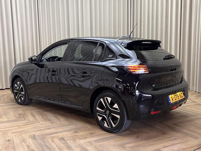 Peugeot e-208 EV Style 50 kWh 3-Fase Org.NL! / Android Auto / Stoelverwarming / LED / Navigatie / Cruise / 17'' LMV