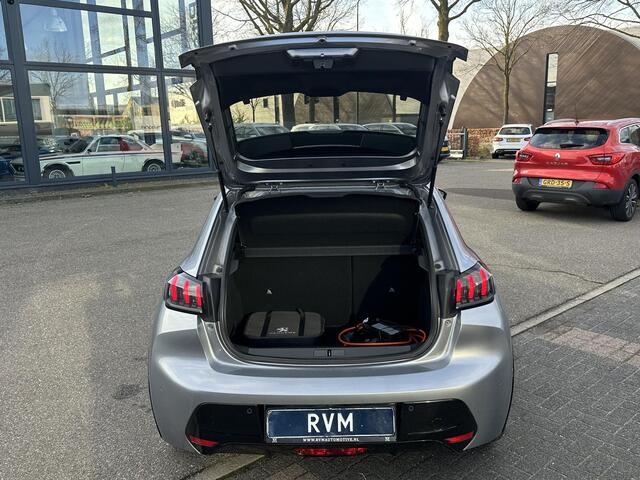 Peugeot e-208 EV GT Pack 50 kWh VAN ¤ 17.900,- VOOR ¤ 16.440,- UW LENTEVOORDEEL ¤ 1.460,-! | 3- FASE LADER | STOELVERWARMING | CAMERA | PANOROMA DAK | RIJKLAAR 12 MND BOVAG GARANTIE |