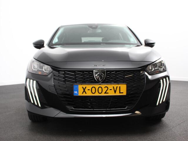 Peugeot e-208 EV Active Pack 50 kWh Climate Control Cruise control Half lederen bekleding Led verlichting Lichtmetalen velgen Navigatie Apple Carplay/Android Auto Parkeersensoren Stoelverwarming