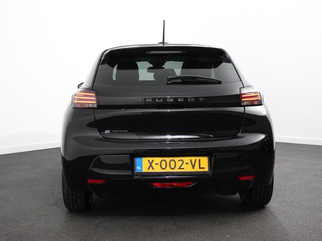 Peugeot e-208 EV Active Pack 50 kWh Climate Control Cruise control Half lederen bekleding Led verlichting Lichtmetalen velgen Navigatie Apple Carplay/Android Auto Parkeersensoren Stoelverwarming