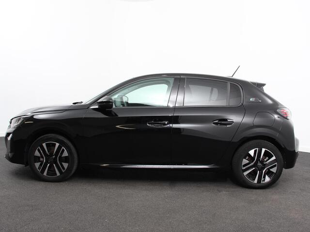 Peugeot e-208 EV Active Pack 50 kWh Climate Control Cruise control Half lederen bekleding Led verlichting Lichtmetalen velgen Navigatie Apple Carplay/Android Auto Parkeersensoren Stoelverwarming