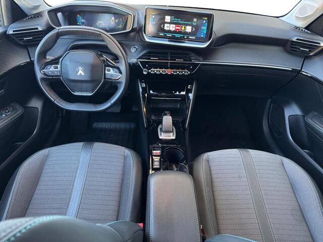 Peugeot e-208 Allure Pack EV 3-FASEN 50kWh 136pk | i-COCKPIT® | 180° CAMERA | APPLE CARPLAY / ANDROID AUTO | NAVI | CRUISE CONTROL | ISOFIX | FULL LED |