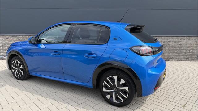 Peugeot e-208 EV Allure 50 kWh SOH 91% / Camera / Navigatie / DAB