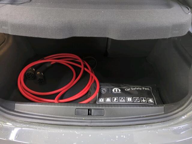 Peugeot e-208 EV GT Avantage 51 kWh