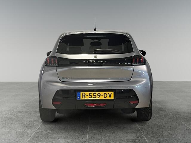 Peugeot e-208 Allure Pack EV 3-FASEN 50kWh 136pk | ADAPTIVE CRUISE | KEYLESS ENTRY | STOELVERW. | CAMERA | 3D i-COCKPIT® | NAVI | CLIMA | ALL-SEASONBANDEN