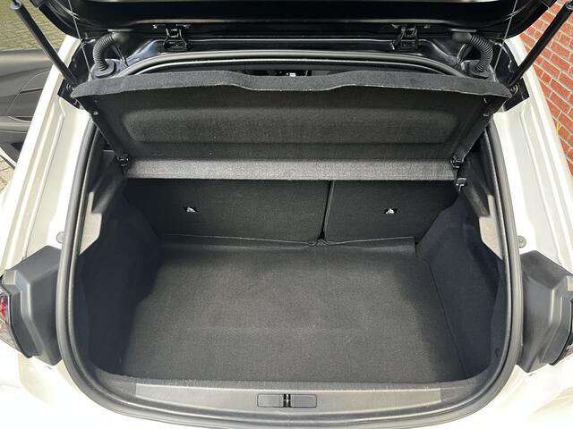 Peugeot e-208 GT Pack EV 3-FASEN 50kWh 136pk | PANODAK | BLACK DIAMOND | DODEHOEKBEW. | ALCANTARA | STOELVERW. | ADAPTIVE CRUISE |