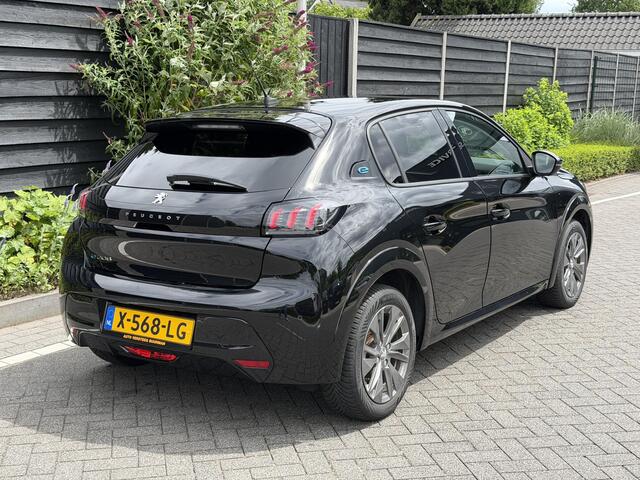 Peugeot e-208 Allure 50 kWh 136PK Automaat Parkeersensoren Achter, Apple Carplay, Android Auto, Led Koplampen, Keyless Start