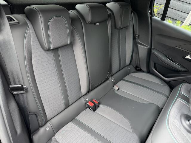 Peugeot e-208 Allure 50 kWh 136PK Automaat Parkeersensoren Achter, Apple Carplay, Android Auto, Led Koplampen, Keyless Start