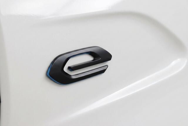 Peugeot e-208 Allure 50 kWh Camera l Navi l Keyless
