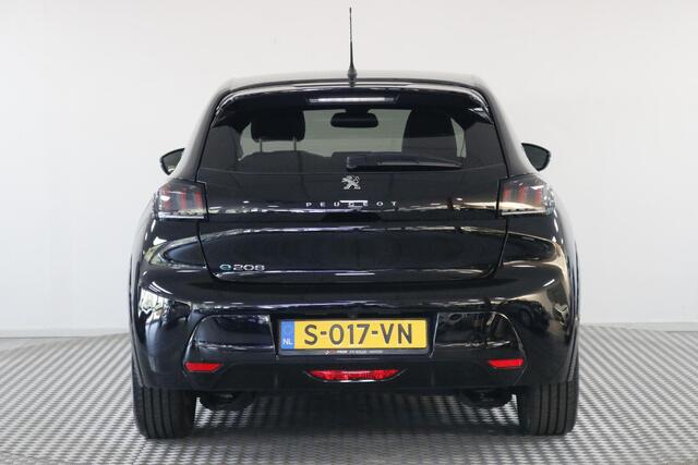 Peugeot e-208 EV Allure Pack 50 kWh SOH 95.6% | Clima | Carplay | Half Leer | Lichtmetaal.