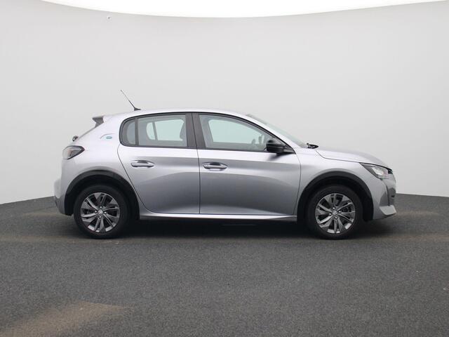 Peugeot e-208 EV Active Pack 50 kWh | Parkeersensoren | Navigatie | Cruise Control | Apple Carplay/Android Auto