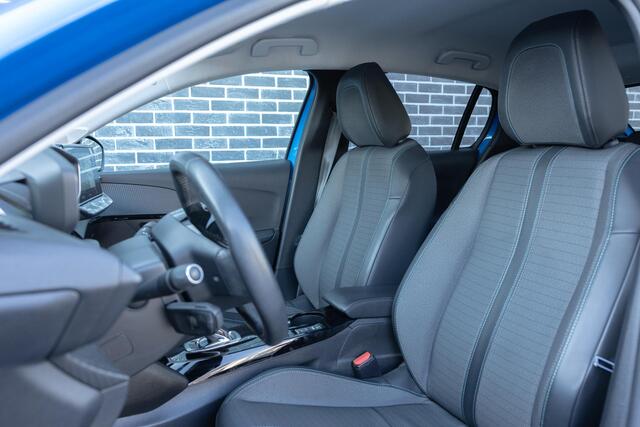 Peugeot e-208 EV Allure Pack 50 kWh | Achteruitrijcamera | Parkeersensoren | LED Koplampen | Lichtmetalen Velgen | Cruise Control Adaptief | Navigatie | Apple Carplay | Android Auto | Climate Control