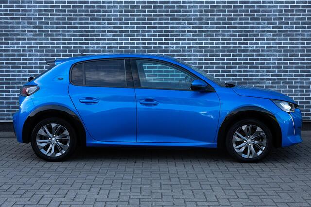 Peugeot e-208 EV Allure Pack 50 kWh | Achteruitrijcamera | Parkeersensoren | LED Koplampen | Lichtmetalen Velgen | Cruise Control Adaptief | Navigatie | Apple Carplay | Android Auto | Climate Control