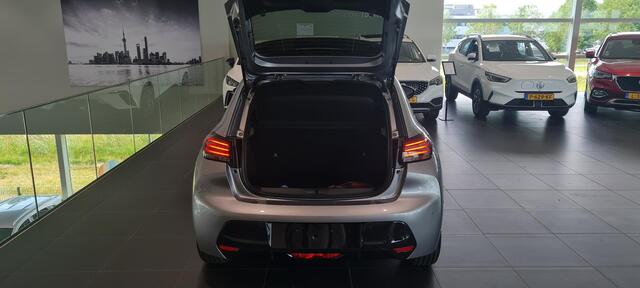 Peugeot e-208 EV Allure 51 kWh | Climate Control | Navigatie | Apple Carplay / Android Auto | Camera | Parkeersensoren | Direct uit Voorraad Leverbaar!