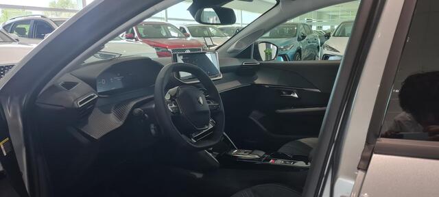 Peugeot e-208 EV Allure 51 kWh | Climate Control | Navigatie | Apple Carplay / Android Auto | Camera | Parkeersensoren | Direct uit Voorraad Leverbaar!