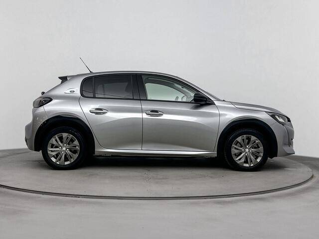 Peugeot e-208 EV Allure Pack 50 kWh | ACCU: 99% | Camera | Lichtmetalen velgen | Digitale cockpit | Navigatie | Lichtmetalen velgen |