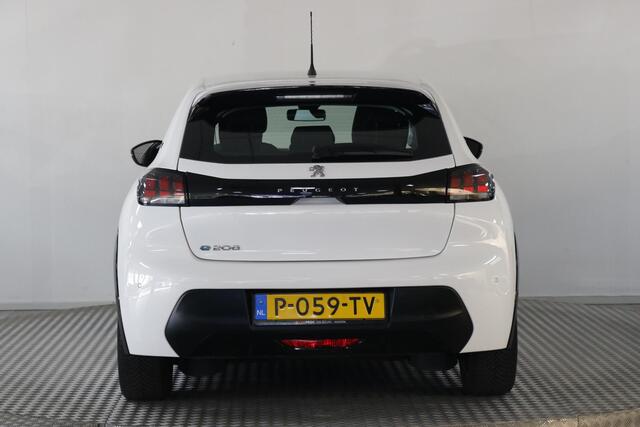 Peugeot e-208 EV Active Pack 50 kWh Clima | Cruise | Carplay | Lichtmetaal | Bluetooth.