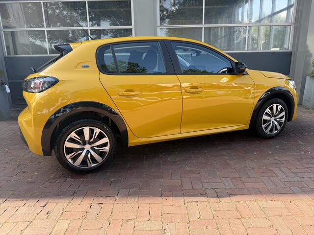 Peugeot e-208 EV Active 50 kWh Automaat Bj 2022 Km 70.000 Dealer onderhouden