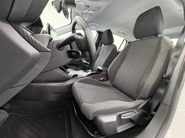 Peugeot e-208 EV 5Drs 50kWh All-Season Banden Navi Apple Carplay Android Auto Ecc Cruise Control Active SOH 87% Bluetooth Regen-Lichtsensor DAB Led Isofix 1e Eigenaar Origineel Nederlandse Auto
