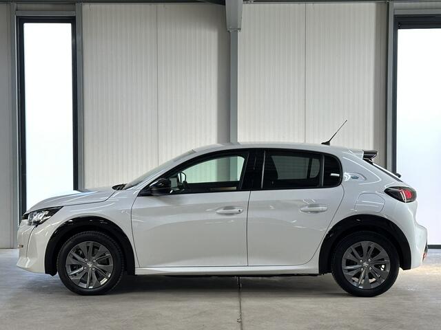 Peugeot e-208 EV Allure Pack 50 kWh | Stoelverwarming | Navi | Camera | Parelmoerwit