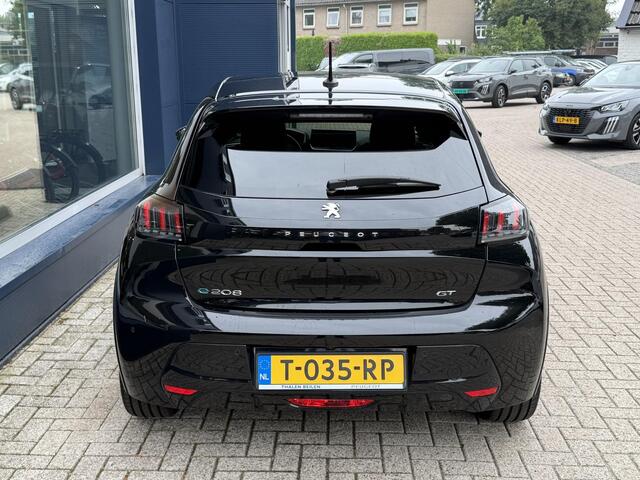 Peugeot e-208 EV GT Pack 136 PK | Alcantara Bekleding | Full-LED Koplampen | Stoelverwarming | Keyless Entry | Apple Carplay | Full map Navigatie | Parkeersensoren Rondom | Camera Achter |