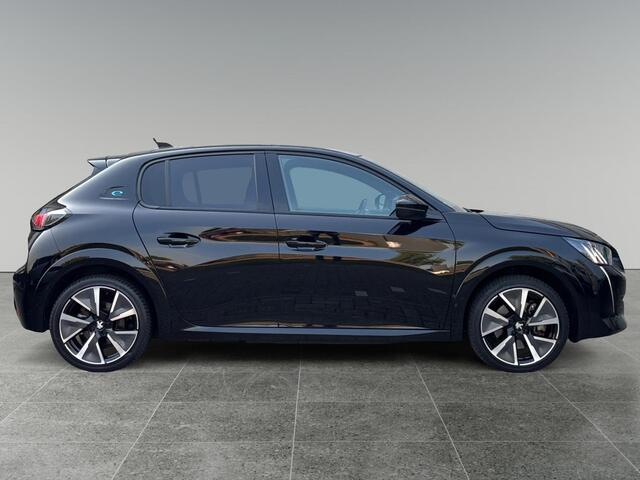 Peugeot e-208 GT EV 3-FASEN 50kWh 136pk | ADAPTIVE CRUISE | PANODAK | KEYLESS ENTRY | NAVI | APPLE CARPLAY / ANDROID AUTO | 17" LM-VELGEN | FULL-LED |