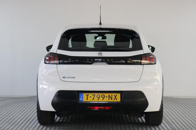 Peugeot e-208 EV Active Pack 50 kWh All-Seasons | Climate | Carplay | Cruise | Lichtmetaal.