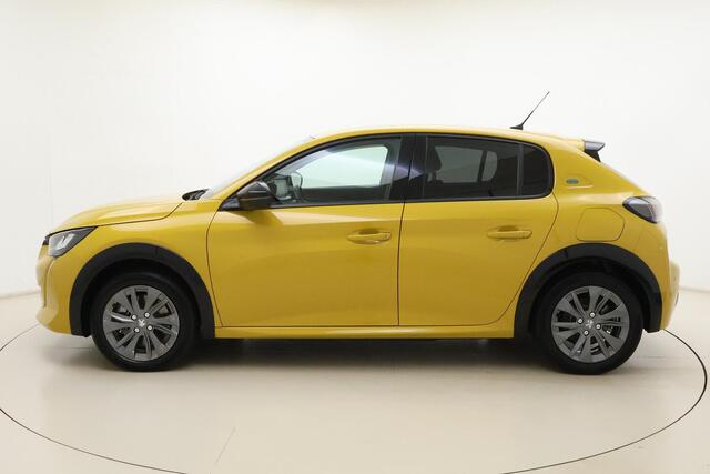 Peugeot e-208 EV Allure Pack 50 kWh | Achteruitrijcamera | Parkeersensoren | Keyless start | Climate control | Apple carplay/Android auto | Airco