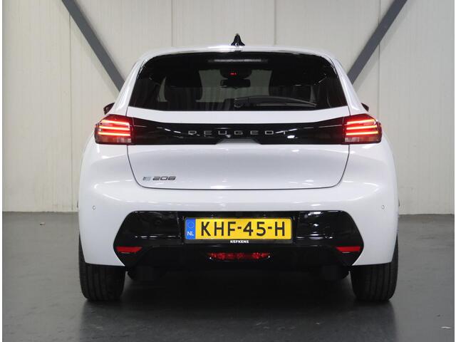 Peugeot e-208 EV Allure 51 kWh 156PK | 1ste eigenaar | AppleCarplay/AndroidAuto | FULL LED | Lederen Stuurwiel | Climate Control | Cruise Control | Isofix | Privacy Glass | Parkeersensoren |