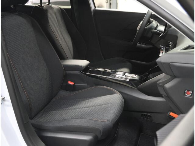 Peugeot e-208 EV Allure 51 kWh 156PK | 1ste eigenaar | AppleCarplay/AndroidAuto | FULL LED | Lederen Stuurwiel | Climate Control | Cruise Control | Isofix | Privacy Glass | Parkeersensoren |