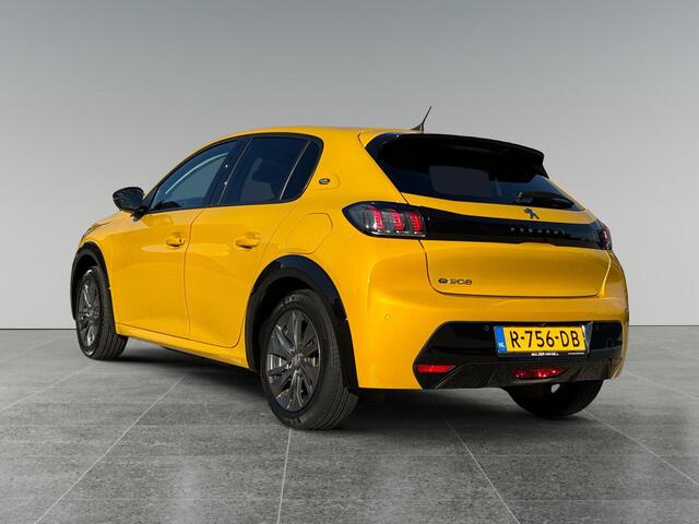 Peugeot e-208 Allure Pack EV 3-FASEN 50kWh 136pk | CAMERA | STOELVERW. | 3D i-COCKPIT® | APPLE CARPLAY / ANDROID AUTO | KEYLESS START | EXTRA GETINTE ACHTERRUITEN | CLIMA | CRUISE | LM-VELGEN |