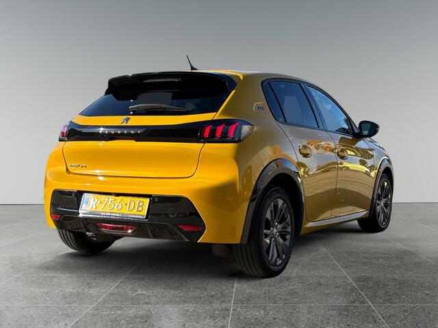 Peugeot e-208 Allure Pack EV 3-FASEN 50kWh 136pk | CAMERA | STOELVERW. | 3D i-COCKPIT® | APPLE CARPLAY / ANDROID AUTO | KEYLESS START | EXTRA GETINTE ACHTERRUITEN | CLIMA | CRUISE | LM-VELGEN |