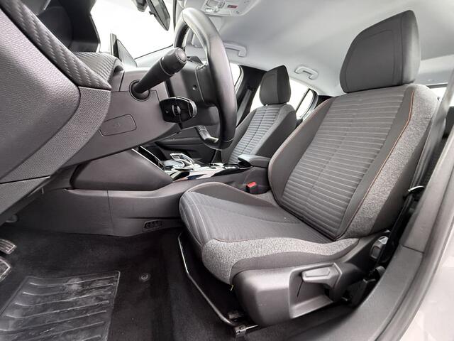 Peugeot e-208 EV 5Drs Automaat Apple Carplay Android Auto Navi* Ecc Cruise Control Active 50kWh Isofix Led Regen-Lichtsensor Keyless Dealeronderhouden
