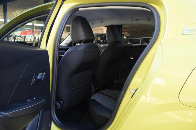 Peugeot e-208 EV Style 50 kWh CARPLAY|PDC|STOELVERWARMING|