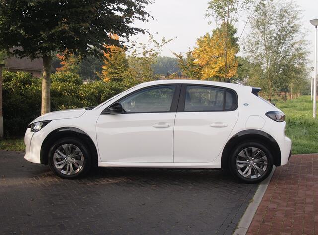 Peugeot e-208 EV 50 kWh | SOH 92% | Apple Carplay | Parkeersensoren | Navi | Cruise Control | NL-Auto | – foto 7