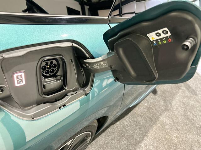 Peugeot e-308 SW GT 54 kWh 156pk Apple Carplay / Android Auto | Camera | alcantara-leer | trekhaak | navigatie