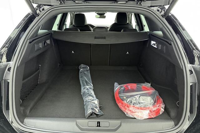 Peugeot e-308 SW GT 54 kWh 100% Elektrisch | 360 Vision & Drive Assist Plus Pack SW | Alcantara® Executive Interior | Draadloze telefoonlader | Warmtepomp | Nieuw uit voorraad