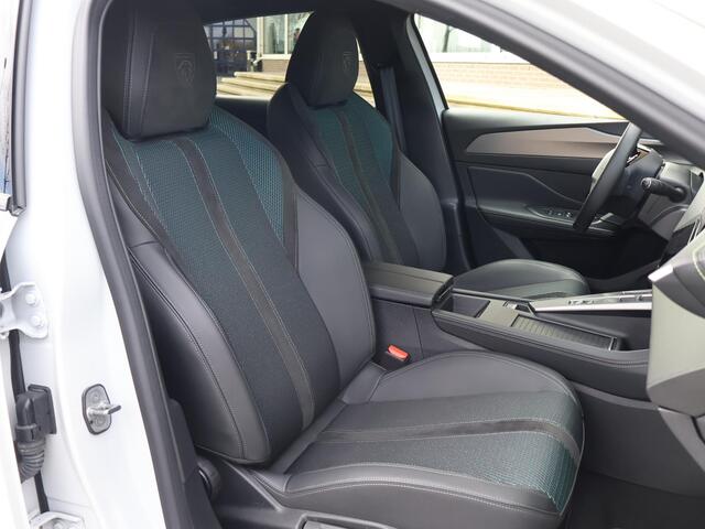 Peugeot e-308 FIRST EDITION GT EV 54 KWH + STUUR/STOELVERW. | ADAPTIVE CRUISE | CARPLAY | STANDKACHEL | CAMERA