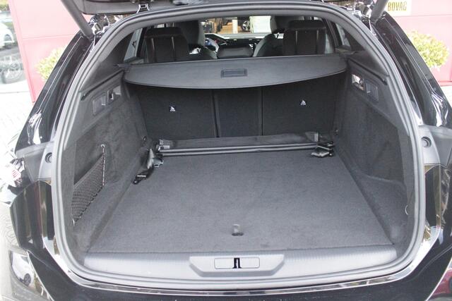 Peugeot e-308 SW GT 54 kWh | 360° CAMERA | ELEKTRISCHE STOEL VERSTELLING MET MASAGE FUNTIE | VOORSTOELEN VERWARMD | ALCANTARA BEKLEDING | DRAADLOZE APPLE CARPLAY/ANDROID AUTO | DAB+ RADIO | ADAPTIVE CRUISE CONTROL | 17" LICHTMETALEN VELGEN | CLIMATE CONTROL | ELEKTRISCH BEDIENBARE ACHTERKLEP |