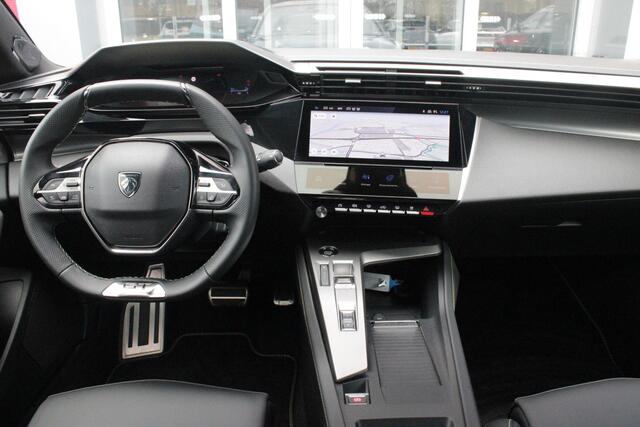 Peugeot e-408 GT AVANTAGE 58 kWh | PANORAMISCH SCHUIF/KANTEL DAK | ELEKTRISCH BEDIENBARE VOORSTOELEN | STOEL/STUUR VERWARMING | MASSAGE FUNCTIE OP DE VOORSTOELEN | FOCAL AUDIO SYSTEEM | ALCANTARA/LEDEREN BEKLEDING | 360° CAMERA | PARKEERSENSOREN VOOR + ACHTER | ELEKTRI