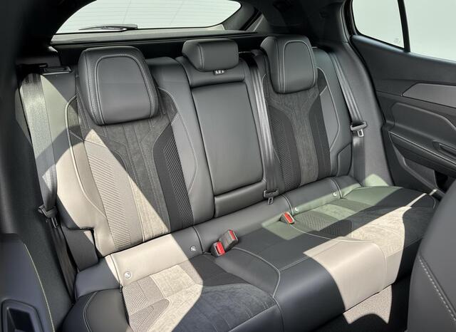 Peugeot e-408 GT Avantage 58 kWh | Warmtepomp | Pano | Massage | Stoelverw | 360 camera