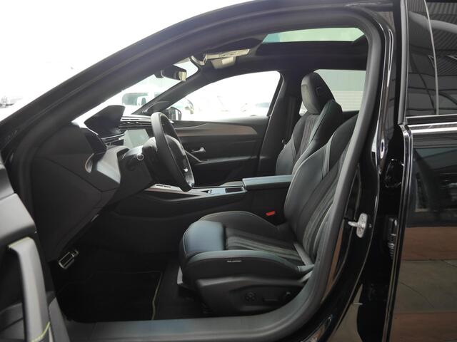 Peugeot e-408 GT 58 kWh | Stoel en stuurverwarming | Panoramadak | Focal audio | 360 graden camera | Adaptive cruise control | Draadloze telefoonlader | Warmtepomp | Nieuwe auto