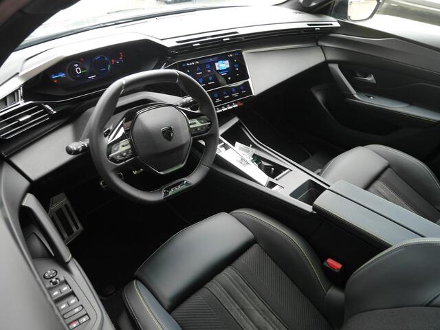 Peugeot e-408 GT 58 kWh | Stoel en stuurverwarming | Panoramadak | Focal audio | 360 graden camera | Adaptive cruise control | Draadloze telefoonlader | Warmtepomp | Nieuwe auto