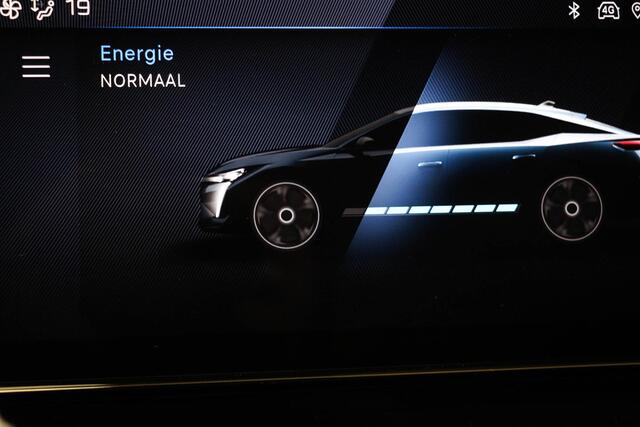 Peugeot e-408 Allure 58 kWh | NIEUW | COMFORT / CONNECT / 360 VISION & DRIVE ASSIST- PACK | STUURVERWARMIMG | DAB | APPLE | CAMERA
