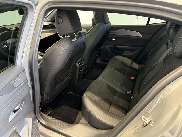 Peugeot e-408 GT Avantage 58 kWh Camera | Adaptieve Cruise Control | Alcantara bekleding | Elektrische kofferklep
