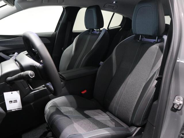 Peugeot e-408 Allure 58 kWh - 360 CAMERA - STOEL EN STUURVERWARMING - DRAADLOZE LADER