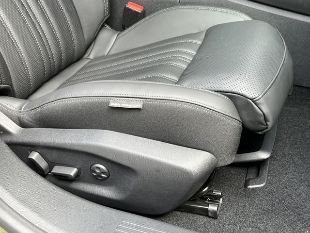 Peugeot e-408 GT Exclusive 58 kWh | Leder | Focal Audio | Panoramadak DEMO DEAL!