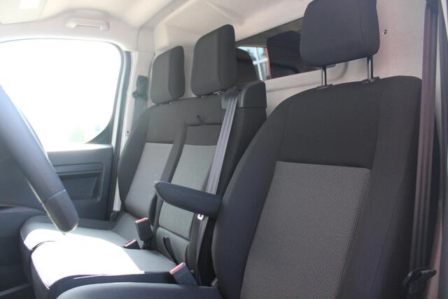 Peugeot e-Expert EV L3 136PK AUTOMAAT 75 kWh | 2 SCHUIFDEUREN | NAVIGATIE 10" TOUCHSCREEN | ACHTERUITRIJ CAMERA | APPLE CARPLAY/ANDROID AUTO | PARKEERSENSOREN | CRUISE CONTROL | DAB+ RADIO | NIEUWE BUS! | 3-ZITS | LAADRUIMTE PAKKET | 3-FASE! | DOORSCHUIFLUIK |