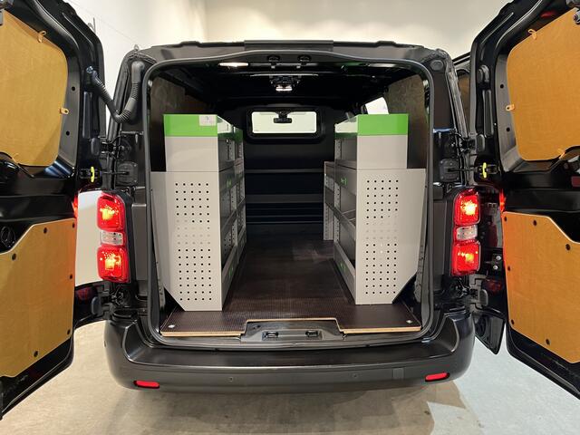 Peugeot e-Expert L2 Premium 75 kWh Servicebus / Van den Born Inrichting / 100% Elektrisch / Airco / Camera / Cruise Control / Navigatie / CarPlay / 12.400 KM !!